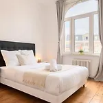 アパート La Madeleine-beautiful Bright Two Bedroom