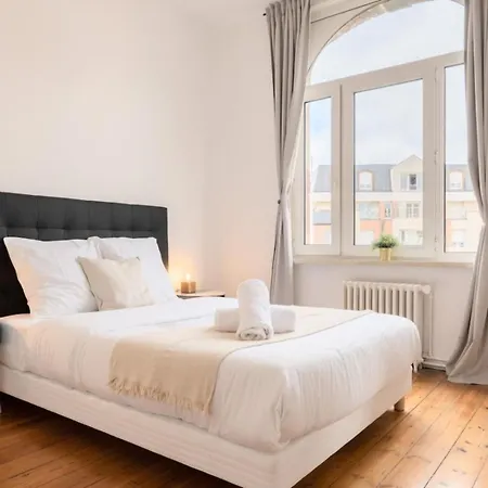 아파트 La Madeleine-beautiful Bright Two Bedroom