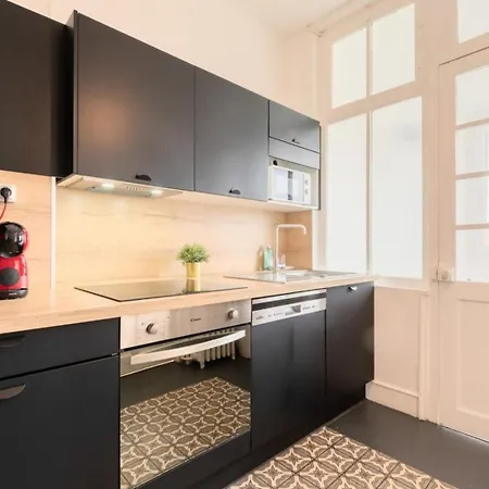 아파트 La Madeleine-beautiful Bright Two Bedroom *