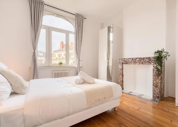 La Madeleine-beautiful Bright Two Bedroom * La Madeleine (Nord)