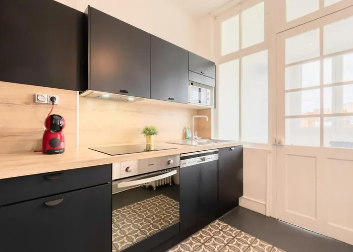 Apartmán La Madeleine-beautiful Bright Two Bedroom *